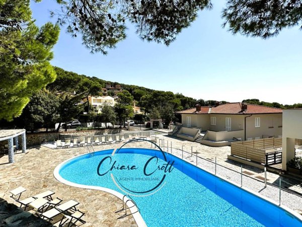 appartamento in vendita a Livorno in zona Montenero