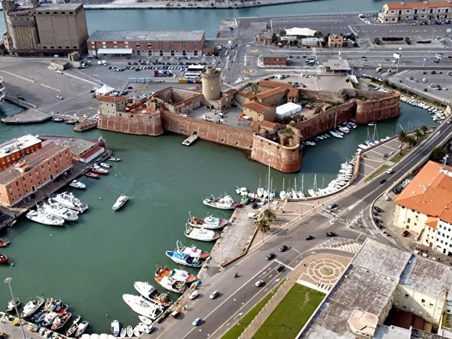 negozio in vendita a Livorno in zona Stazione