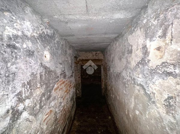 locale di sgombero in vendita a Livorno