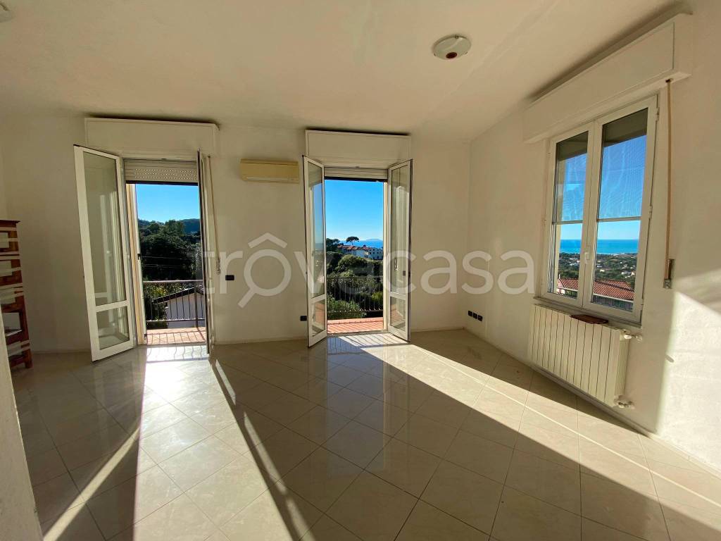 appartamento in vendita a Livorno in zona Montenero