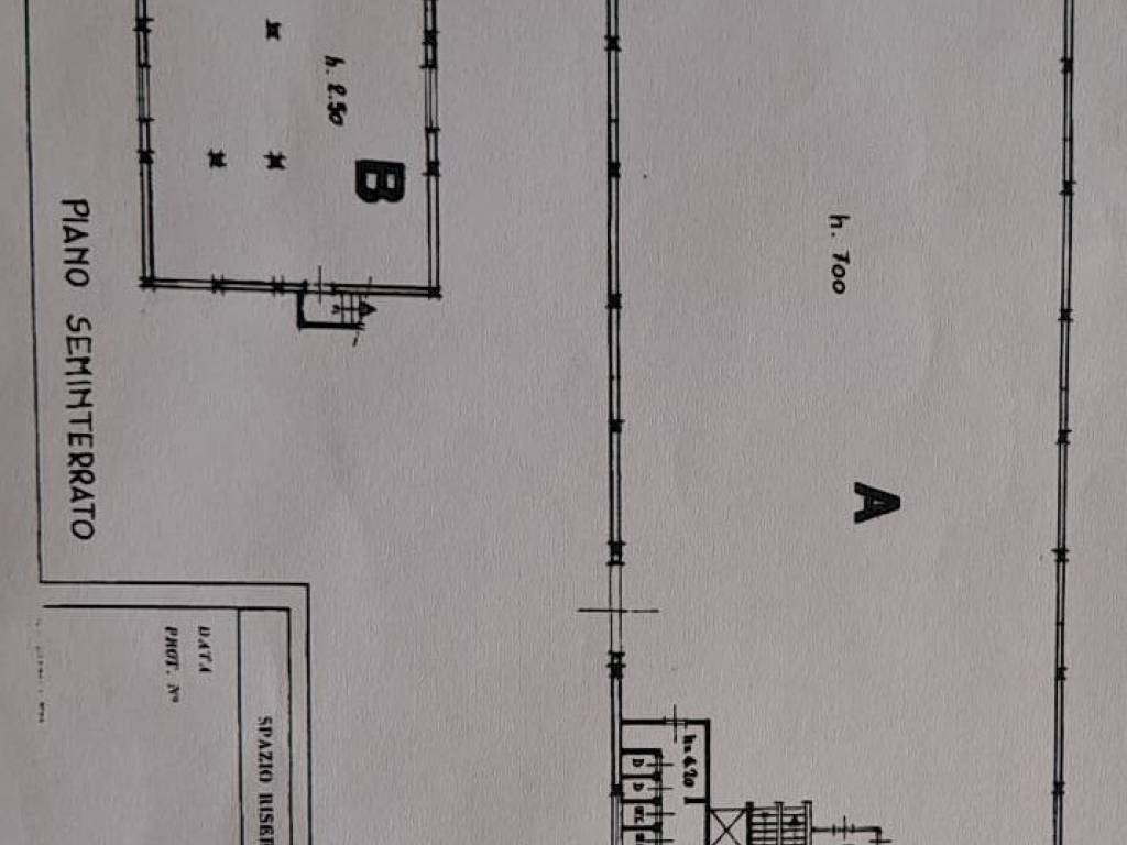 locale commerciale in vendita a Livorno