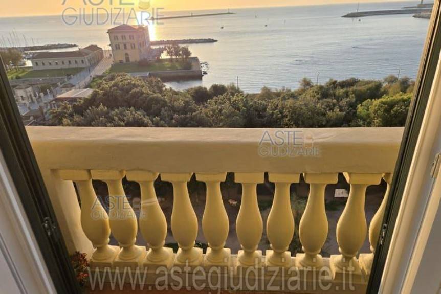 appartamento in vendita a Livorno in zona Lungomare
