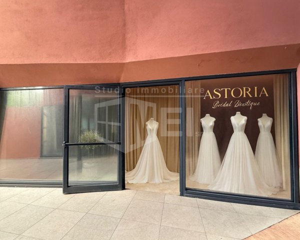 negozio in vendita a Livorno in zona Centro Città