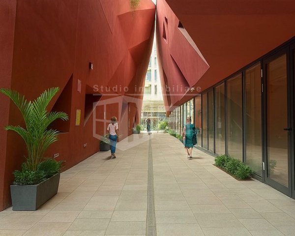 negozio in vendita a Livorno in zona Centro Città