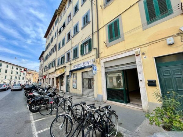 negozio in vendita a Livorno in zona Centro Città