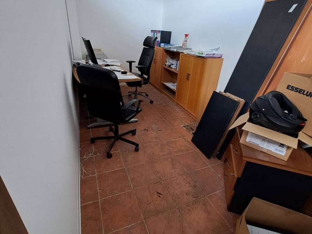 locale commerciale in vendita a Livorno in zona Ospedale