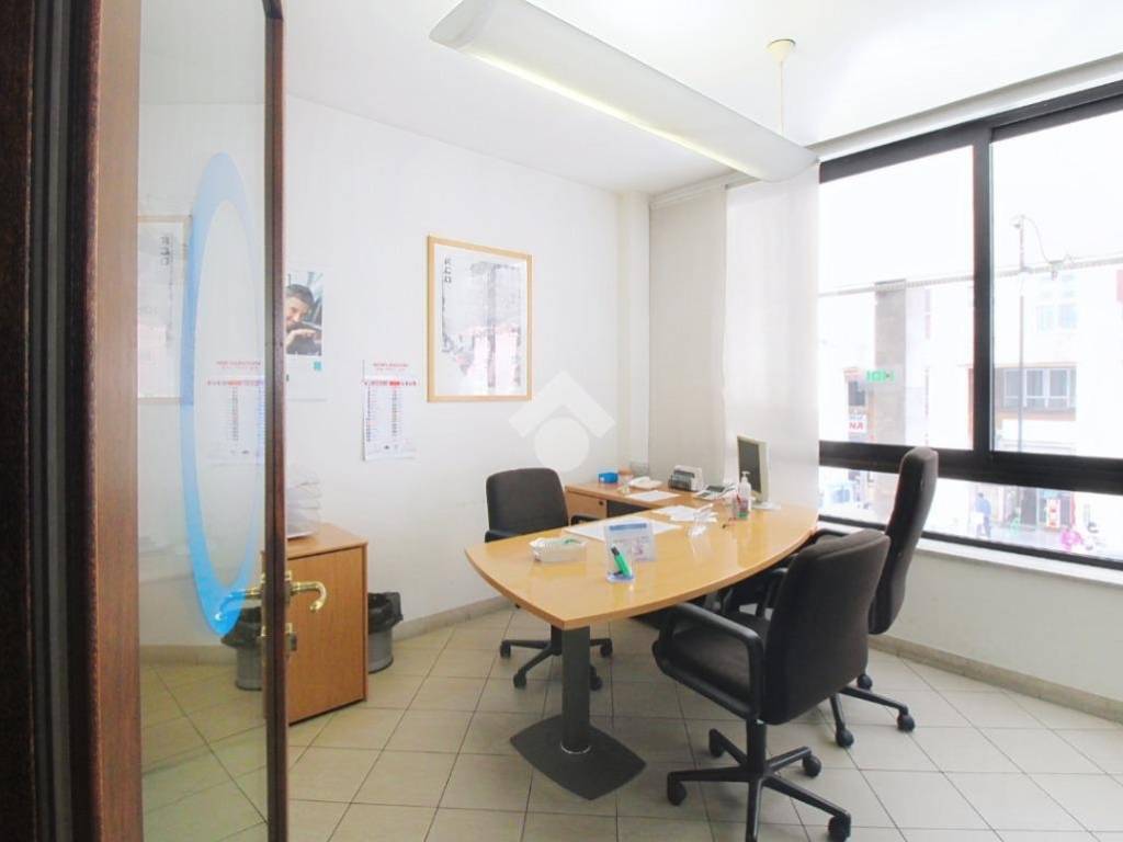 ufficio in vendita a Livorno in zona Centro Città