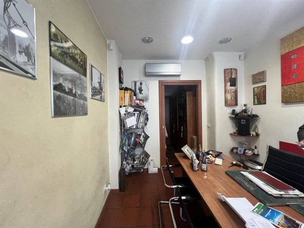locale commerciale in vendita a Livorno