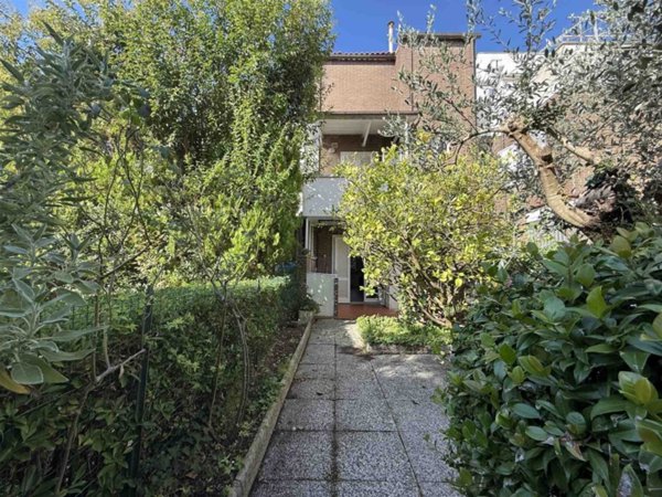 casa indipendente in vendita a Livorno in zona Montenero