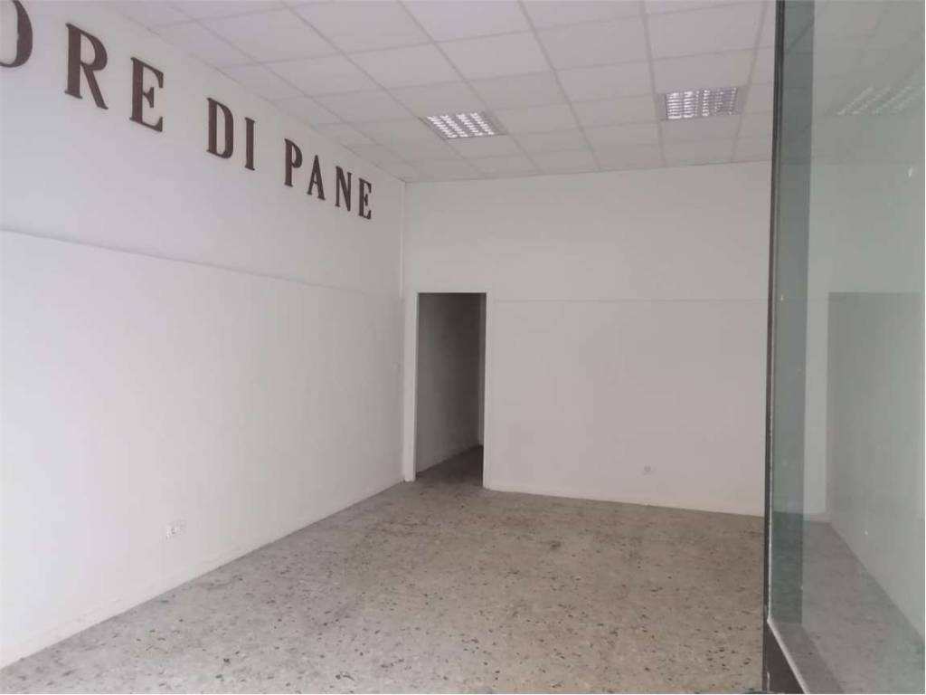 negozio in vendita a Livorno in zona Ospedale