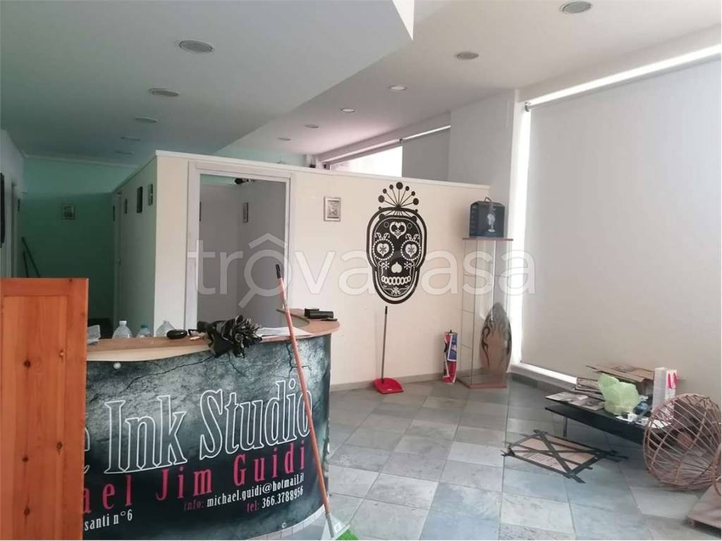 negozio in vendita a Livorno in zona Centro Città