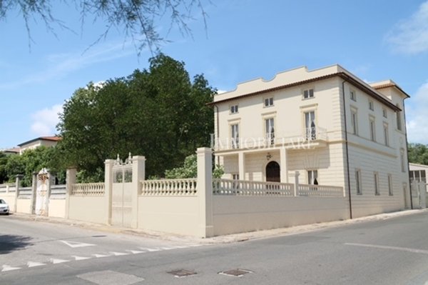 appartamento in vendita a Livorno in zona Ardenza