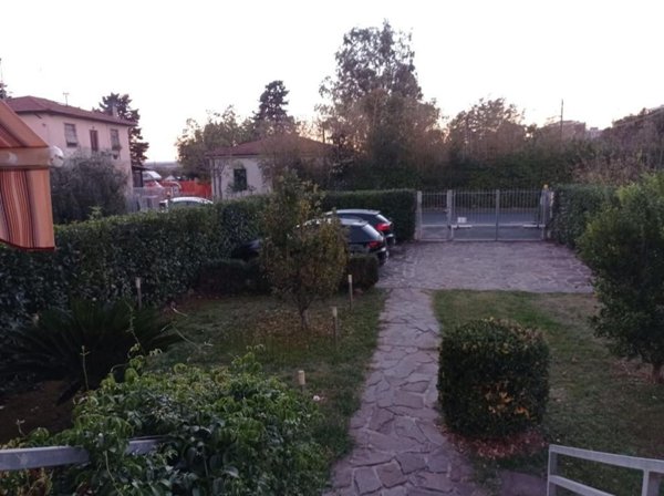 casa indipendente in vendita a Livorno in zona Collinaia