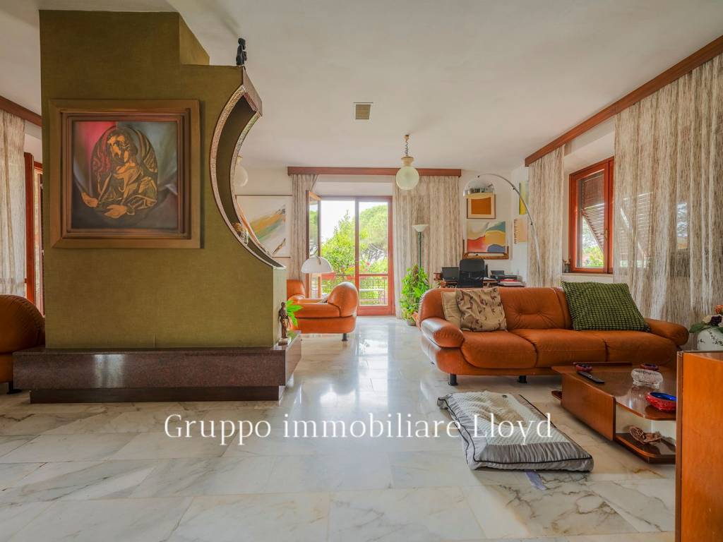 casa indipendente in vendita a Livorno in zona Montenero