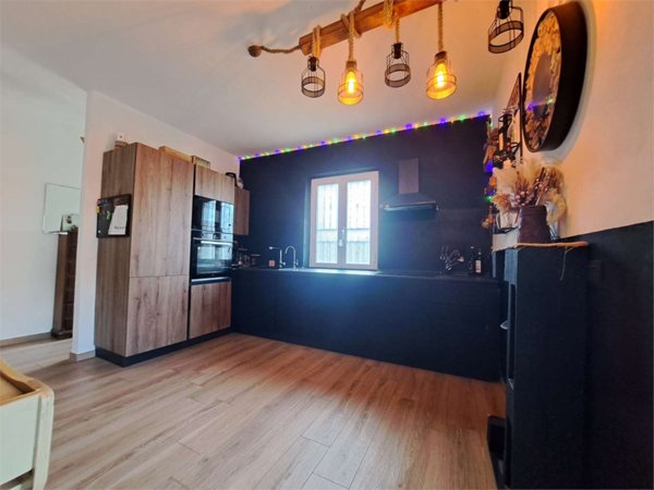 casa indipendente in vendita a Livorno in zona Castellaccio