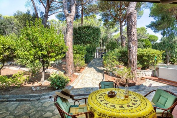 casa indipendente in vendita a Livorno in zona Quercianella