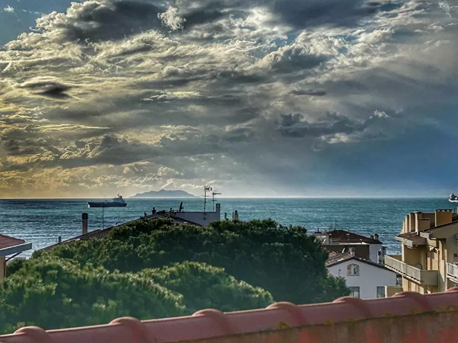 appartamento in vendita a Livorno in zona Antignano