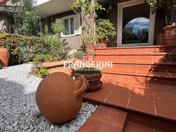 casa indipendente in vendita a Livorno in zona Montenero