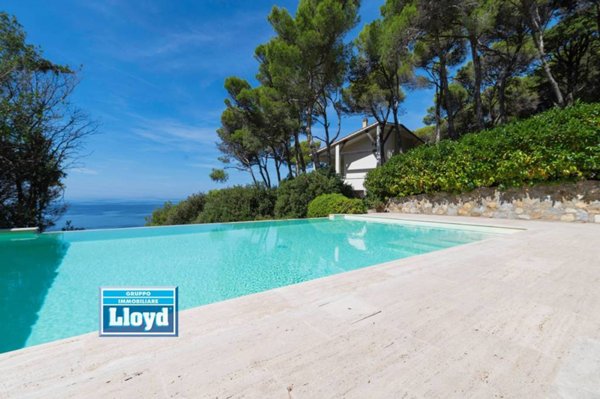 casa indipendente in vendita a Livorno in zona Montenero