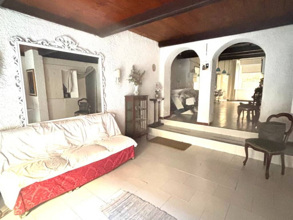 negozio in vendita a Livorno in zona Centro Città