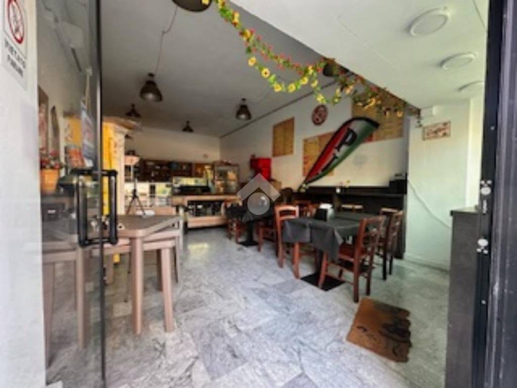 negozio in vendita a Livorno in zona Centro Città