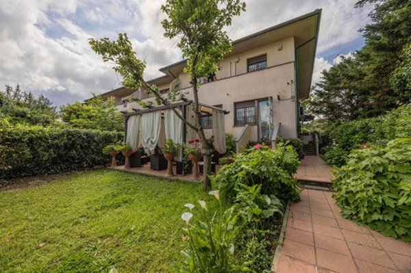 casa indipendente in vendita a Livorno in zona Limoncino