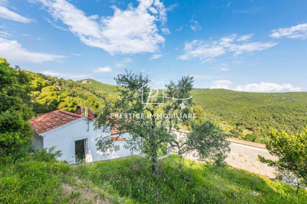 casa indipendente in vendita a Livorno in zona Montenero