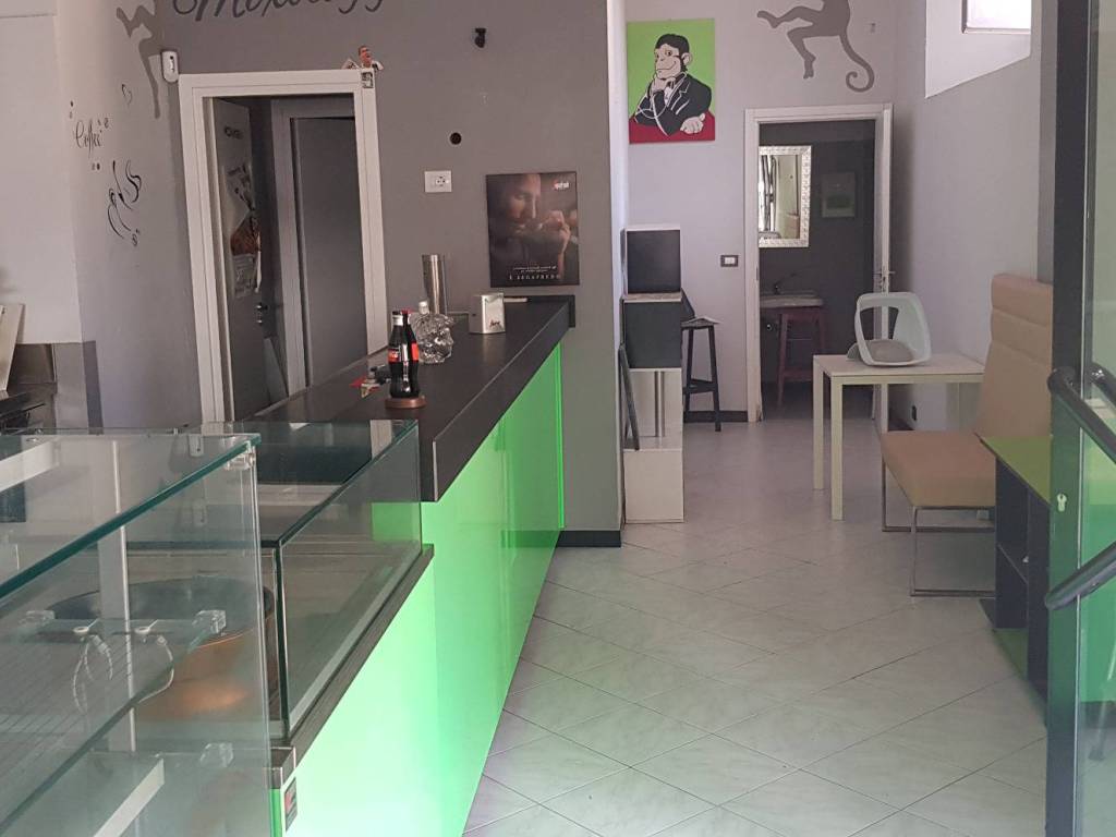 negozio in vendita a Livorno in zona Centro Città