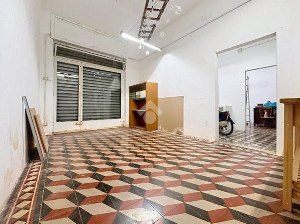 negozio in vendita a Livorno in zona Centro Città