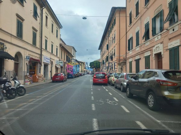 locale commerciale in vendita a Livorno