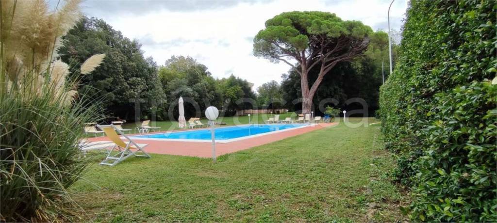 appartamento in vendita a Livorno in zona Montenero