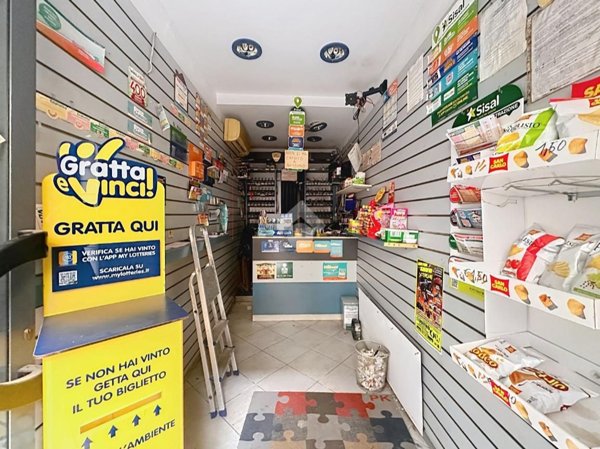 negozio in vendita a Livorno in zona Centro Città