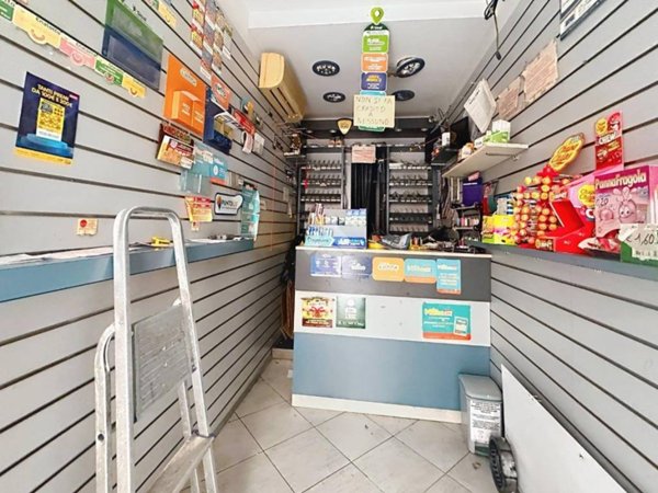 negozio in vendita a Livorno in zona Centro Città
