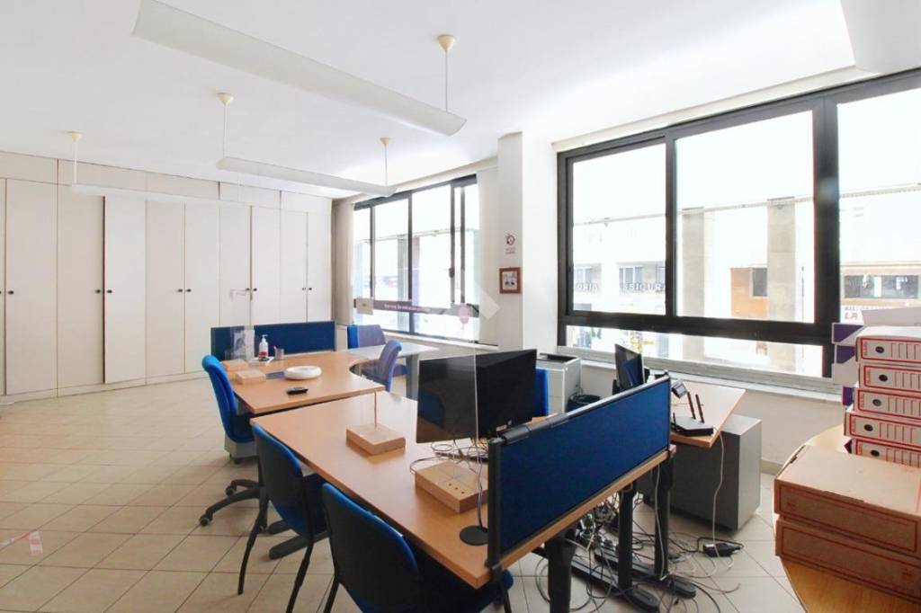 ufficio in vendita a Livorno in zona Centro Città