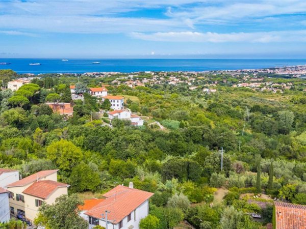 casa indipendente in vendita a Livorno in zona Montenero