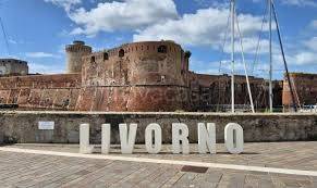 negozio in vendita a Livorno in zona Centro Città