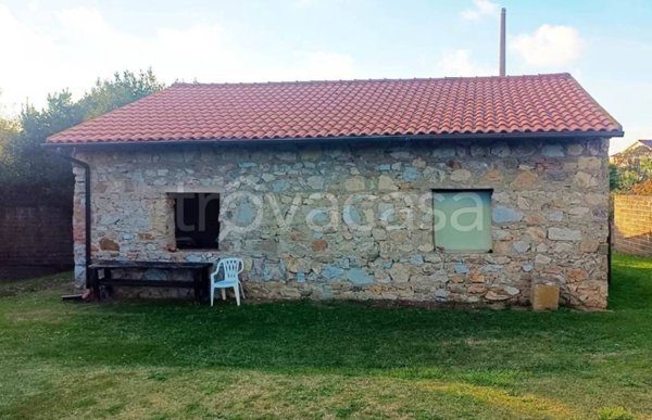 casa indipendente in vendita a Livorno in zona Montenero