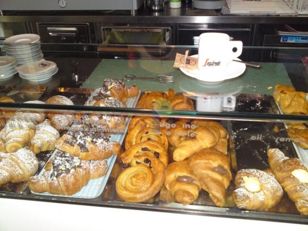 negozio in vendita a Livorno in zona Centro Città