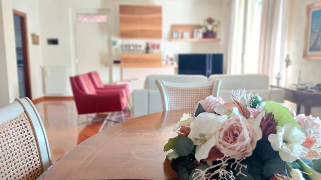 casa indipendente in vendita a Livorno in zona Ardenza