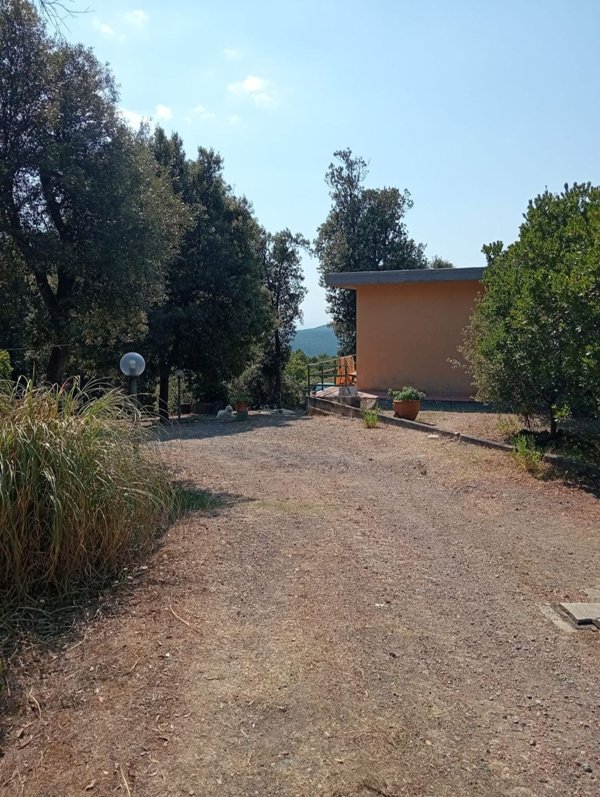 casa indipendente in vendita a Livorno in zona Quercianella