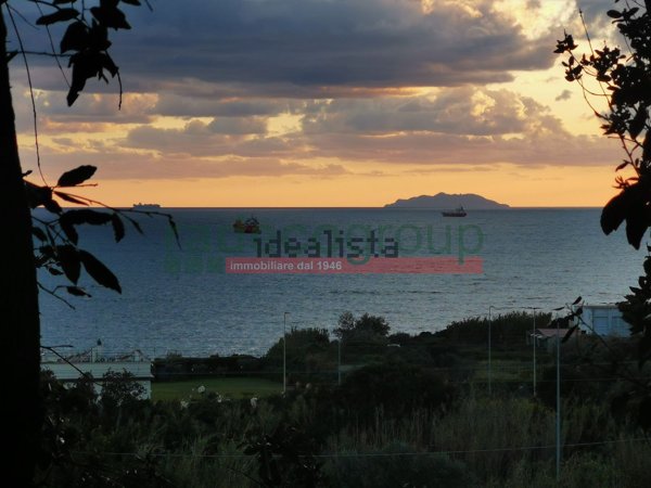 appartamento in vendita a Livorno in zona Antignano