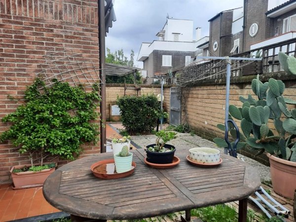 casa indipendente in vendita a Livorno in zona Stillo