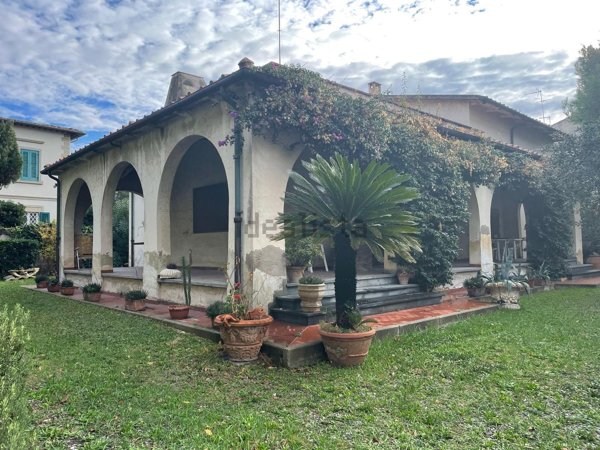casa indipendente in vendita a Livorno in zona Antignano