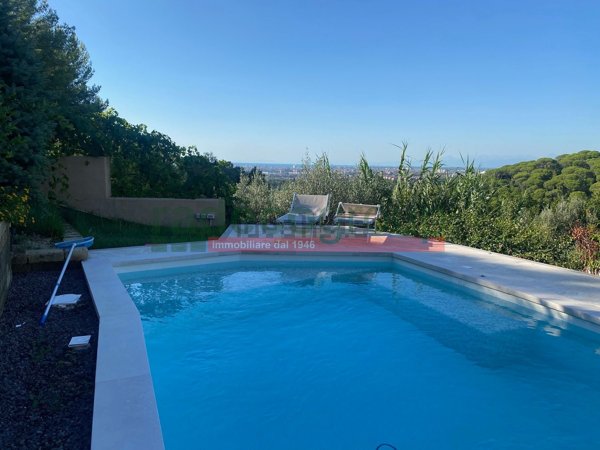 casa indipendente in vendita a Livorno in zona Montenero