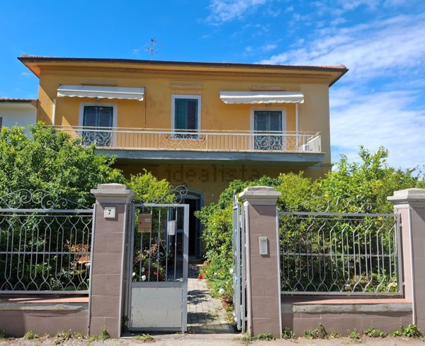 casa indipendente in vendita a Livorno in zona Ardenza