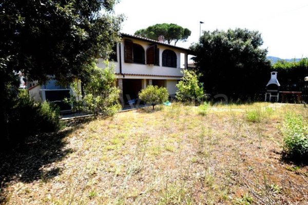 casa indipendente in vendita a Livorno in zona Montenero