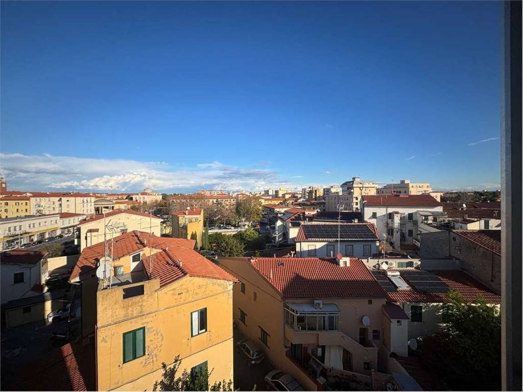 appartamento in vendita a Livorno in zona Ospedale