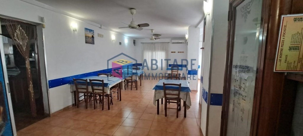 locale commerciale in vendita a Livorno