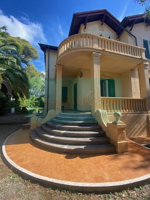 casa indipendente in vendita a Livorno in zona Quercianella