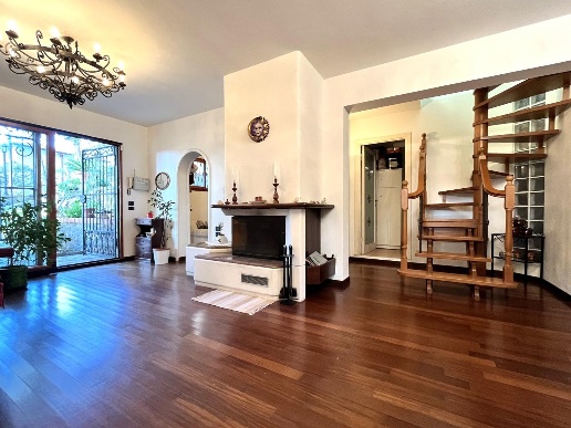 casa indipendente in vendita a Livorno in zona Quercianella